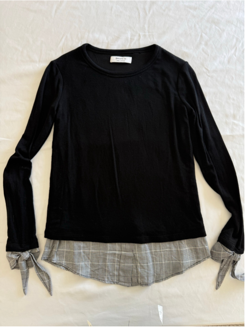 Women's Bailey 44 Long Sleeve Tee Size M Black Grey Plaid Hem
